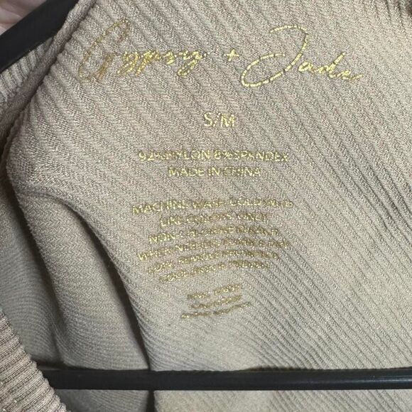 Women's Gypsy & Jade Small Cropped Ribbed Short Sleeve Top - Picture 3 of 7